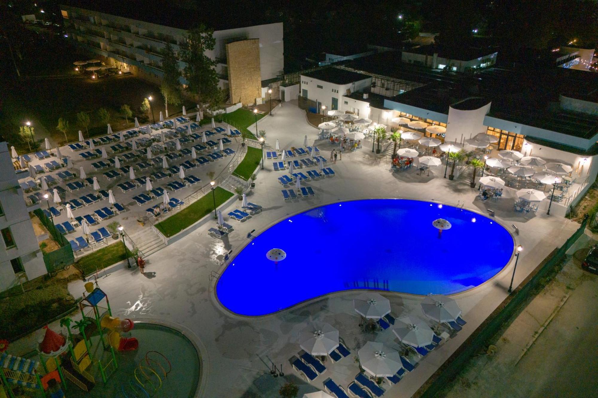 ונוס Mera Holiday Resort מראה חיצוני תמונה